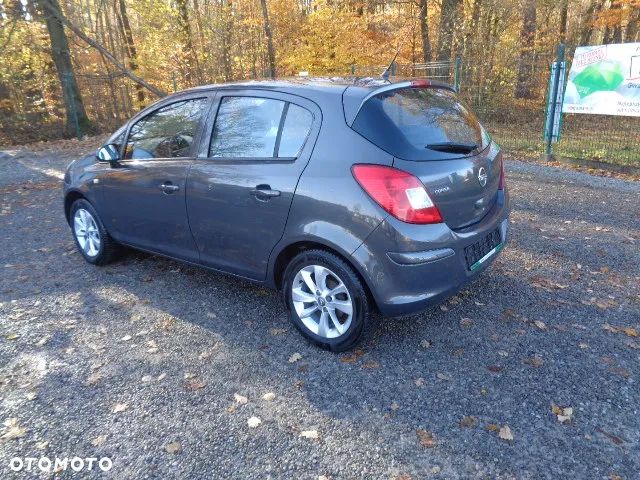 Opel Corsa 1.4 16V 150 Jahre - 3