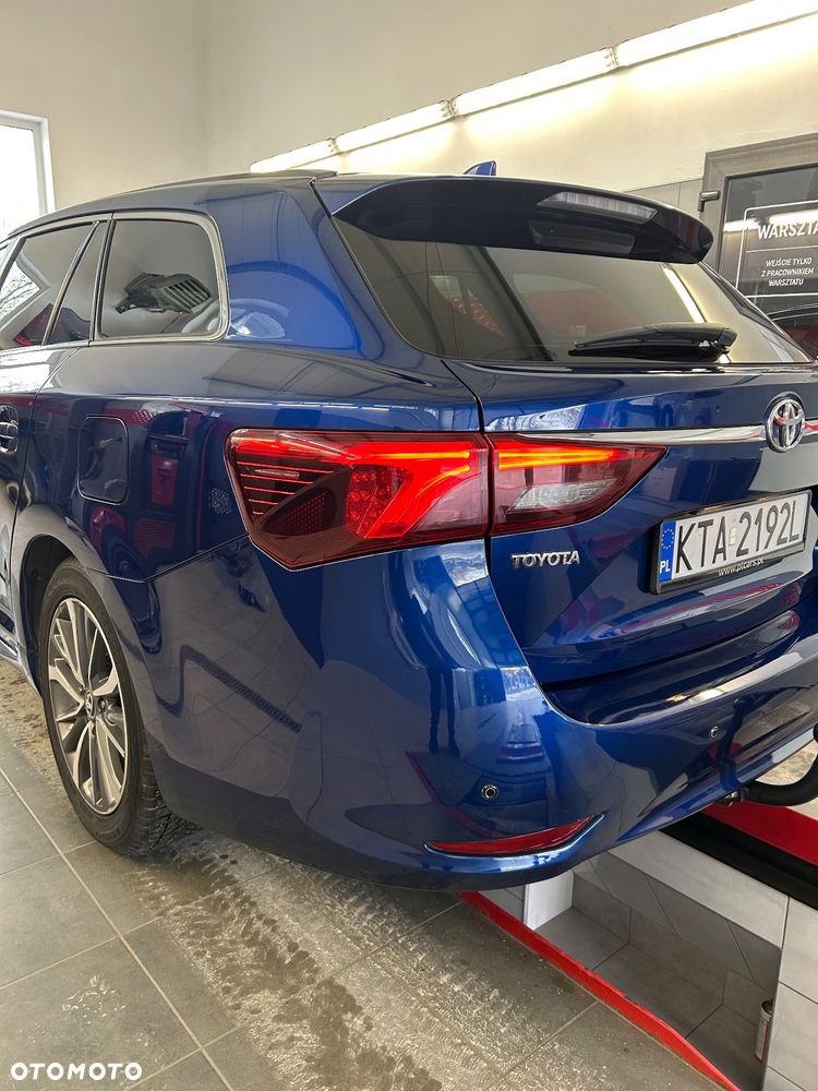 Toyota Avensis 2.0 D-4D Premium - 7