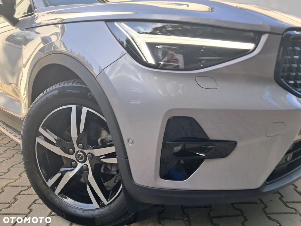 Volvo XC 40 B3 Plus Dark - 11
