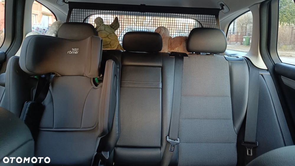 Mercedes-Benz Klasa C 180 CGI BlueEFFICIENCY Avantgarde - 25