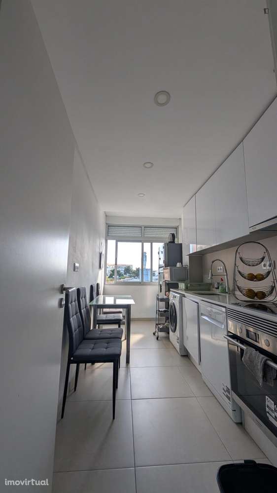 Quarto - localizado em Setubal - Grande imagem: 5/7