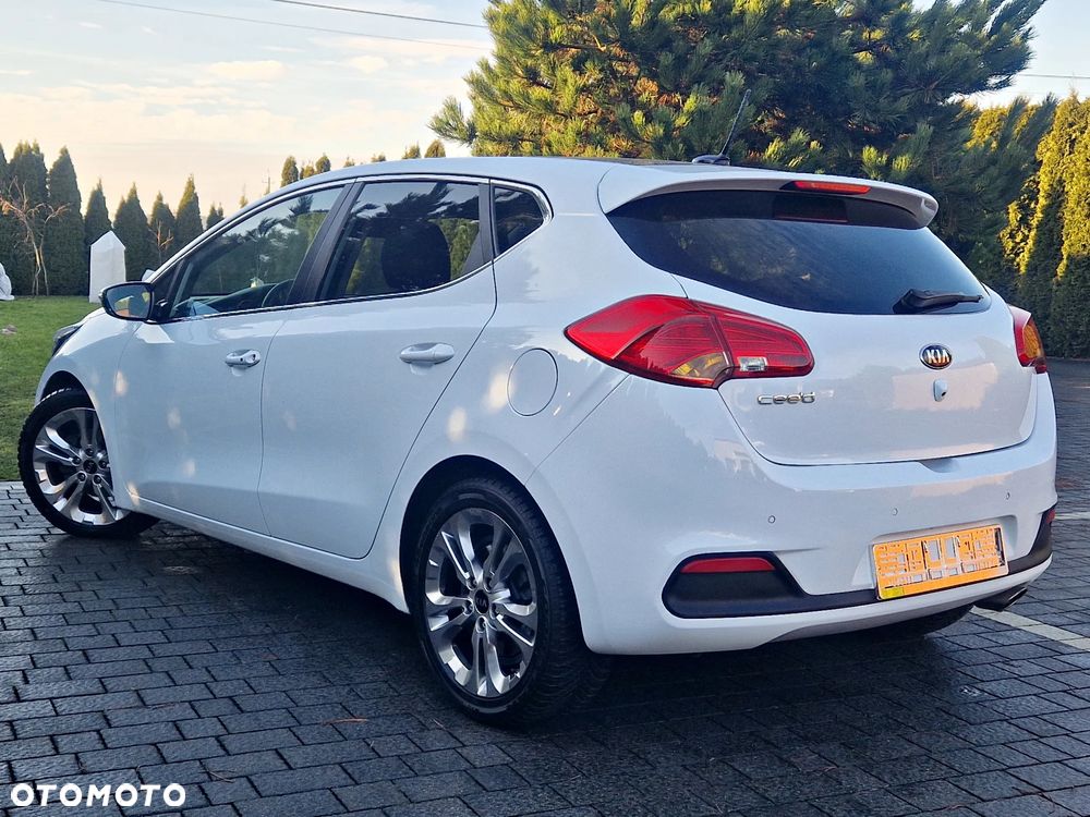 Kia Ceed - 13