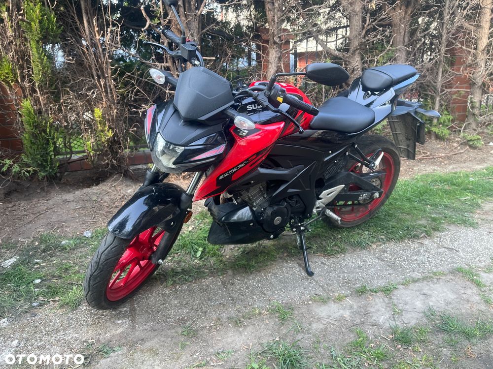 Suzuki GSX - 3