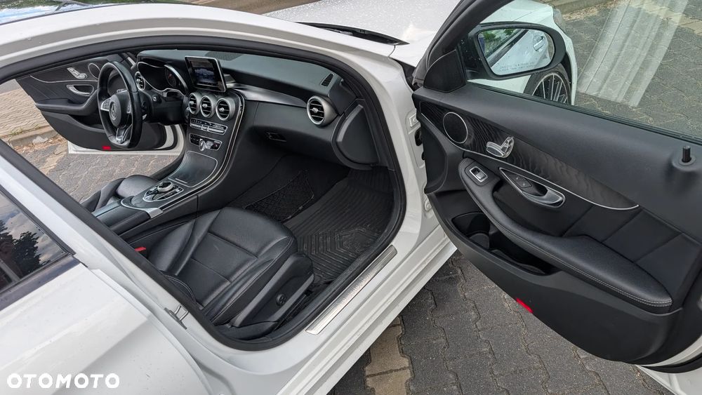 Mercedes-Benz Klasa C 300 7G-TRONIC AMG Line - 10
