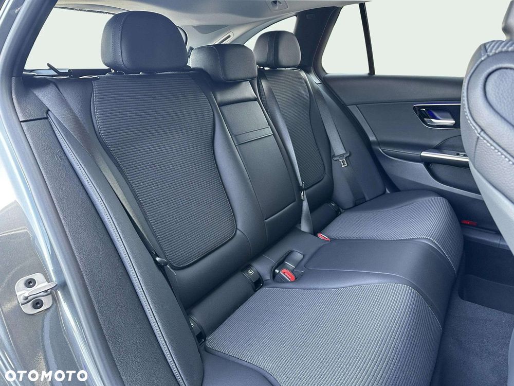 Mercedes-Benz Klasa C 300 de PHEV 4-Matic Avantgarde - 16