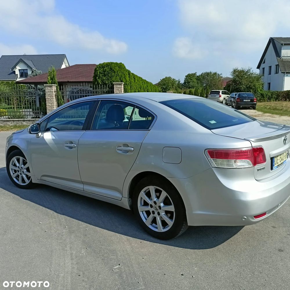 Toyota Avensis 2.0 D-4D Sol plus - 5
