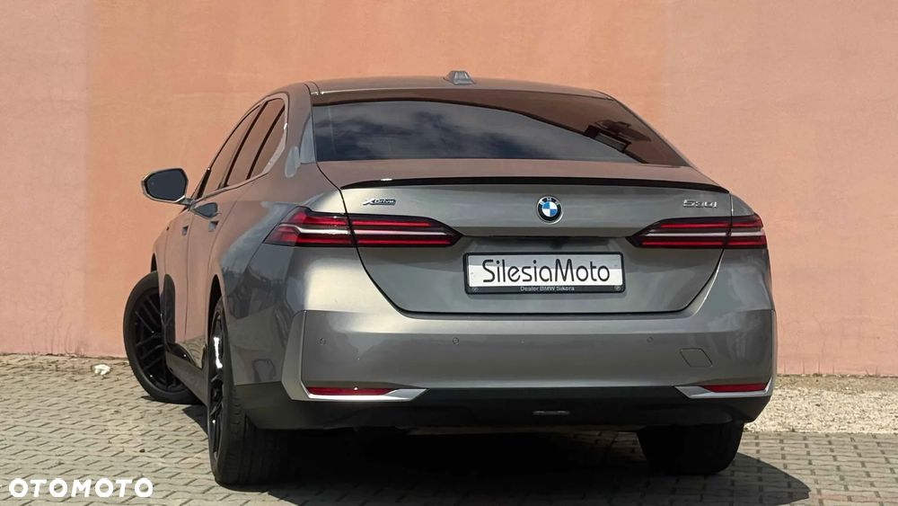 BMW Seria 5 530i xDrive Luxury Line sport - 4