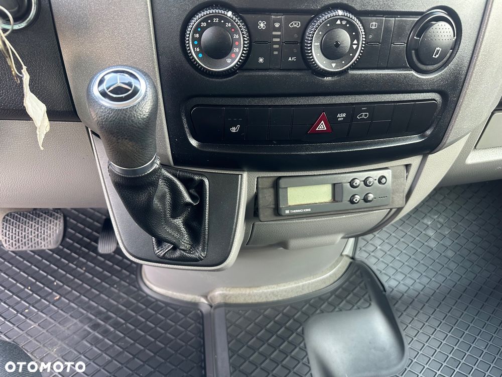 Mercedes-Benz Sprinter - 19