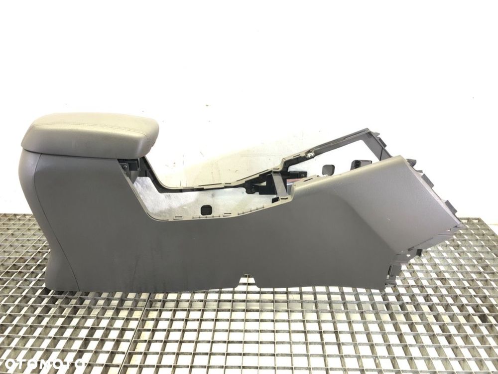 TUNEL ŚRODKOWY Z PODŁOKIETNIKIEM - 86.00 PLN - KIA SPORTAGE III (SL) 2009 - 2022 2.0 CVVT 120 kW - 1