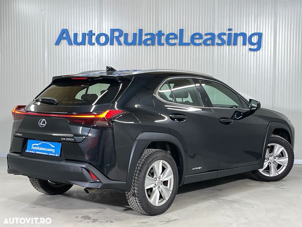 Lexus UX 250h Business Edition - 2