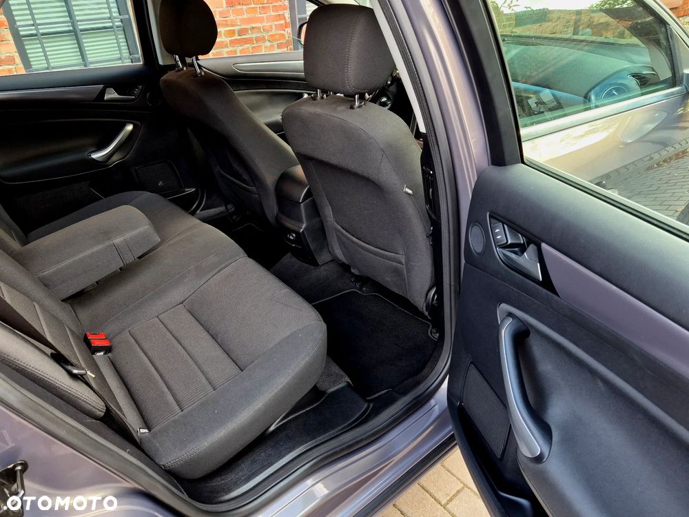 Ford Mondeo 2.0 TDCi Titanium - 27