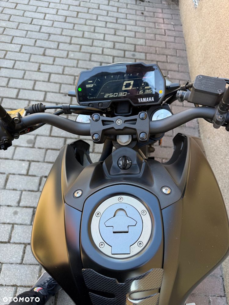 Yamaha MT - 17