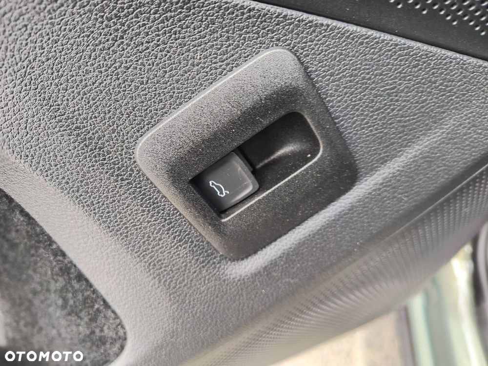 Volkswagen Tiguan - 12
