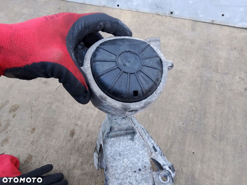 łapa poduszka silnika audi a4 b8 8r0199381 - 5