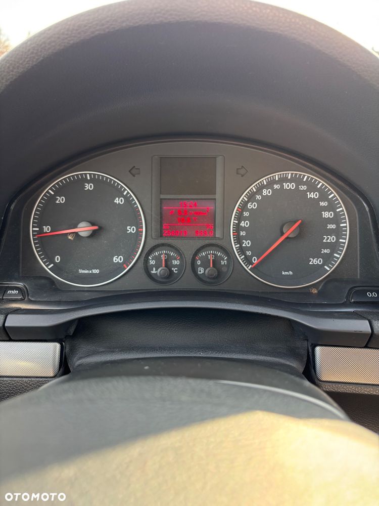 Volkswagen Golf 1.9 TDI GT Sport - 19