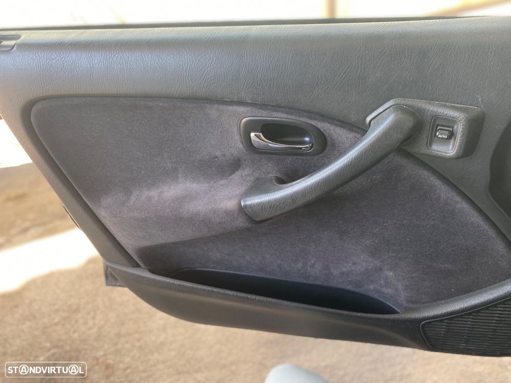 Honda Civic 1.4i - 9