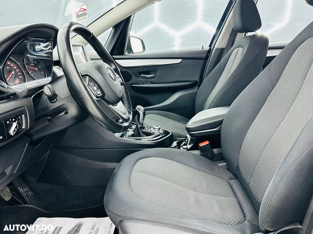 BMW Seria 2 218d - 13