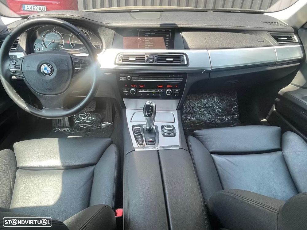 BMW 750 Li xDrive - 9