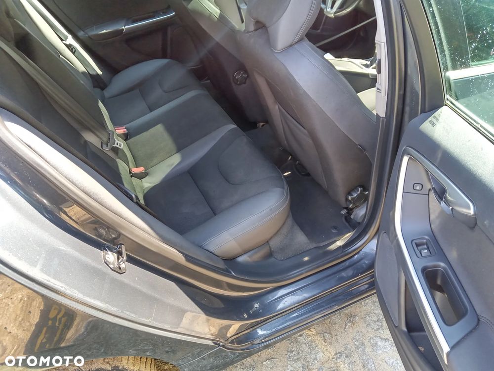 Volvo V60 D3 Summum - 18