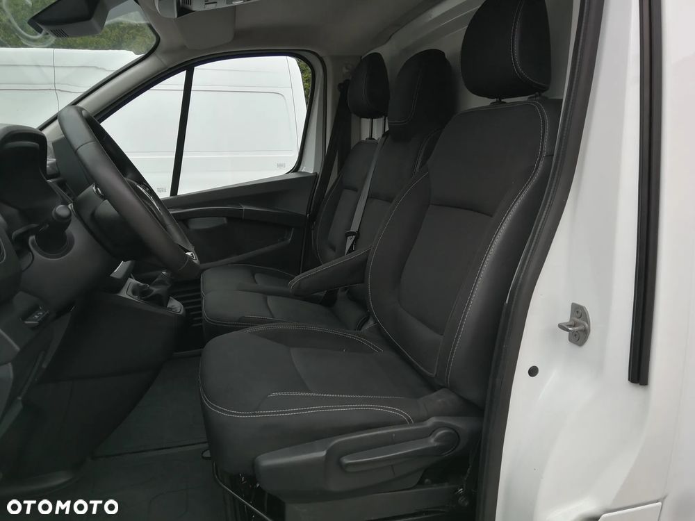 Renault Trafic - 16