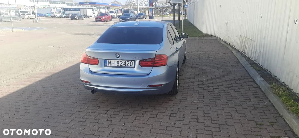 BMW Seria 3 320i - 8