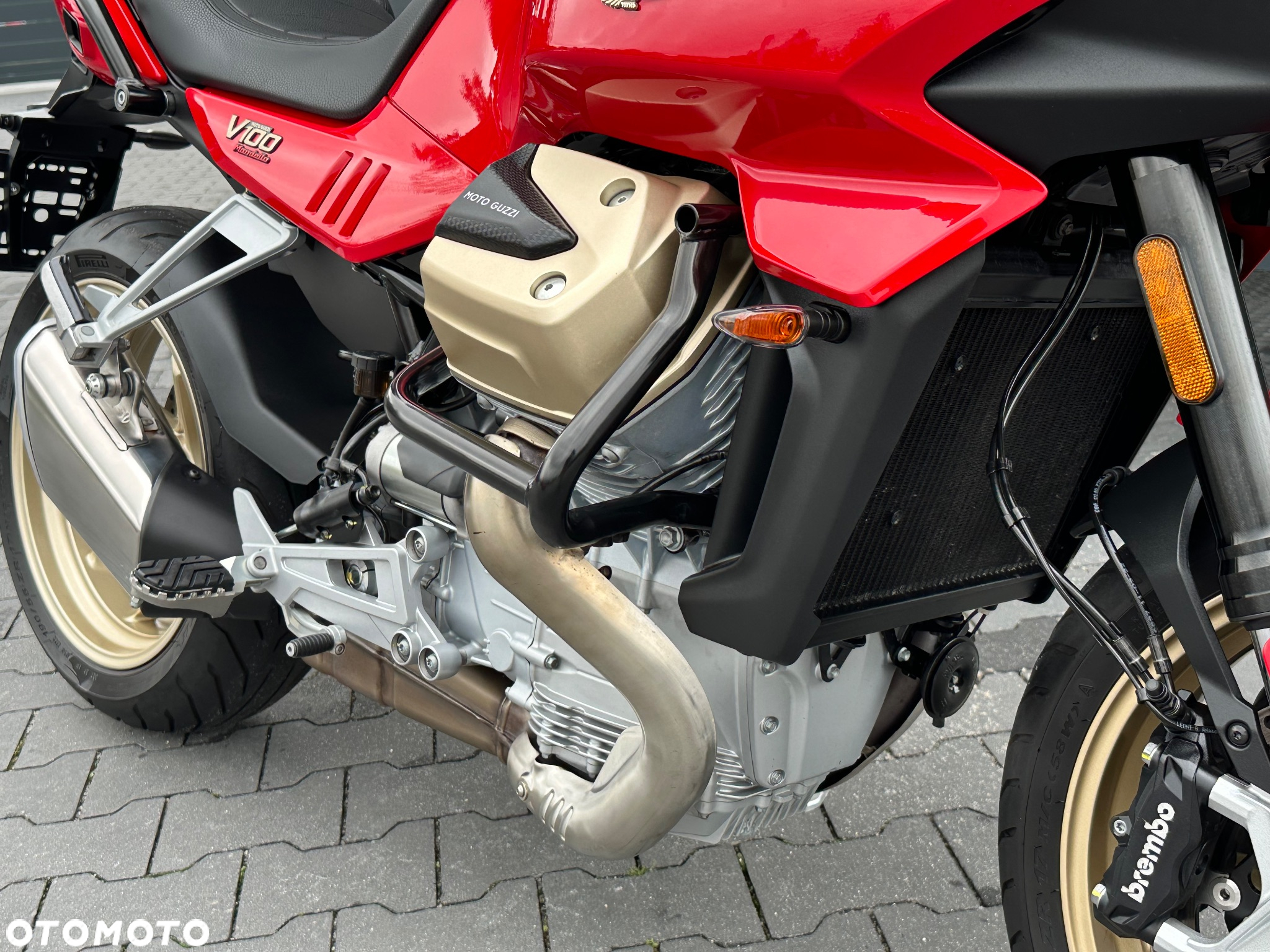 Moto Guzzi V100 Mandello - 16