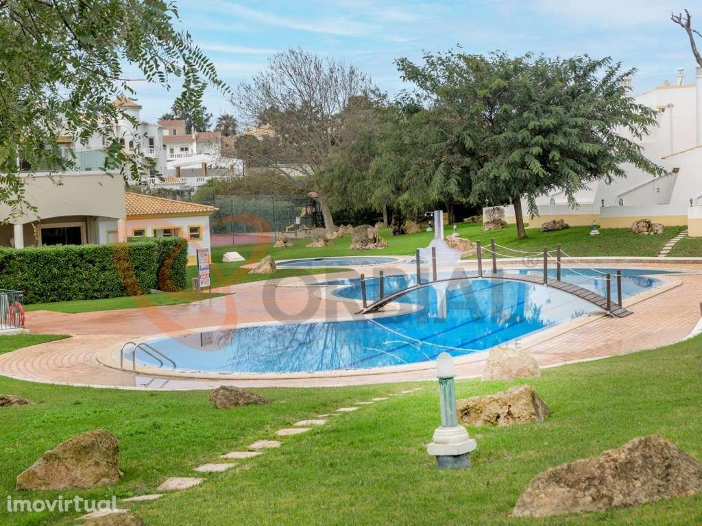 Moradia V2 para venda, inserida em condomínio privado com piscina, ... - Grande imagem: 3/31