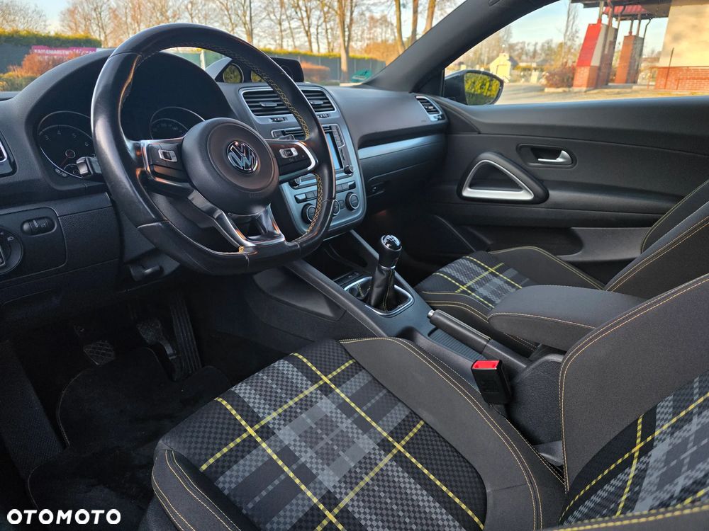 Volkswagen Scirocco 1.4 TSI BlueMotion Technology Club - 17
