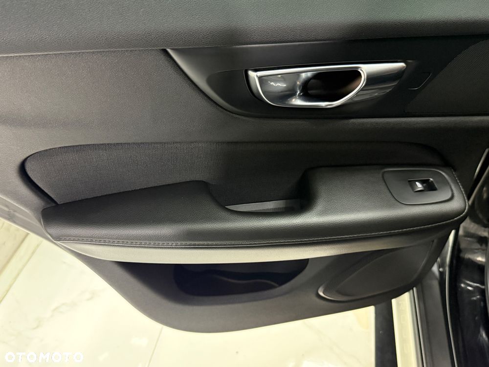 Volvo V60 Cross Country D4 AWD Geartronic - 13