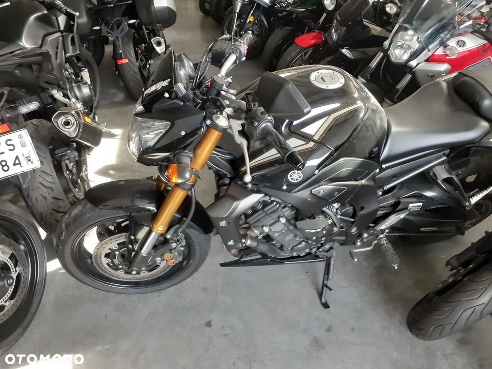 Yamaha FZ8 - 14