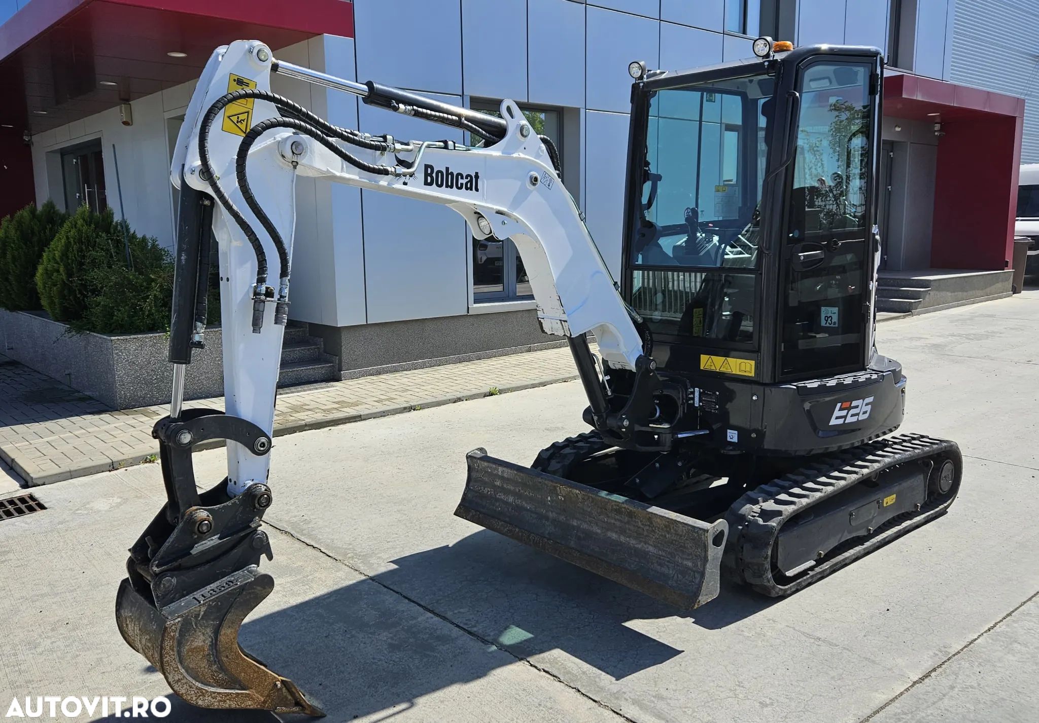 Bobcat E26 - 1