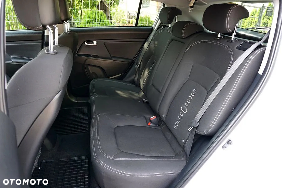 Kia Sportage 1.7 CRDI 2WD Dream-Team Edition - 26