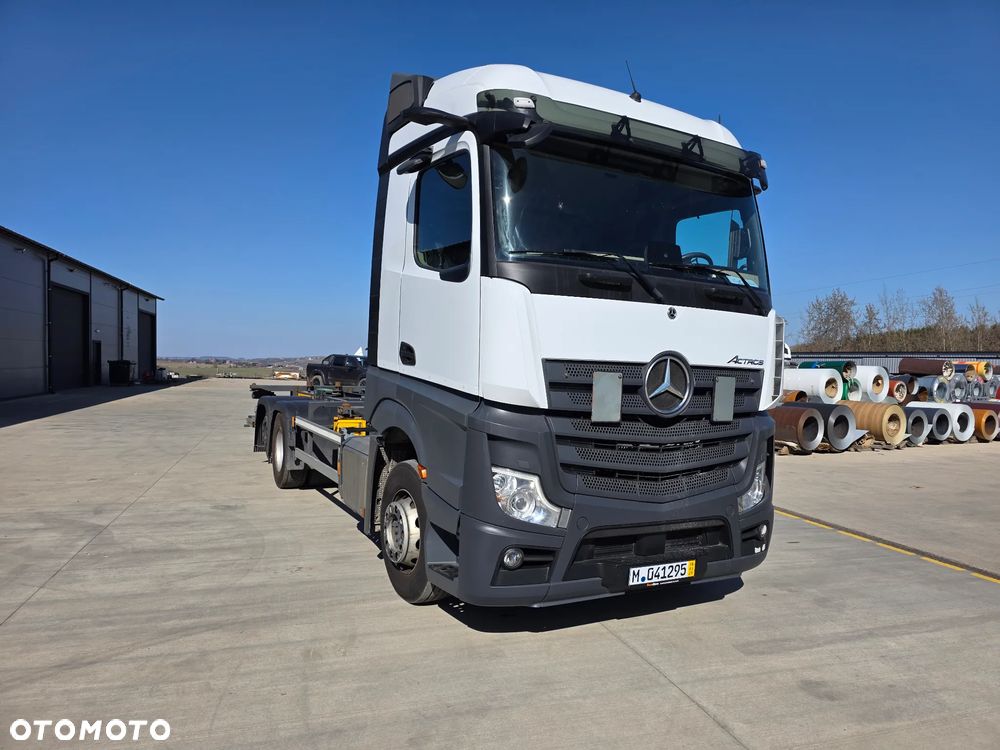 Mercedes-Benz ACTROS - 1