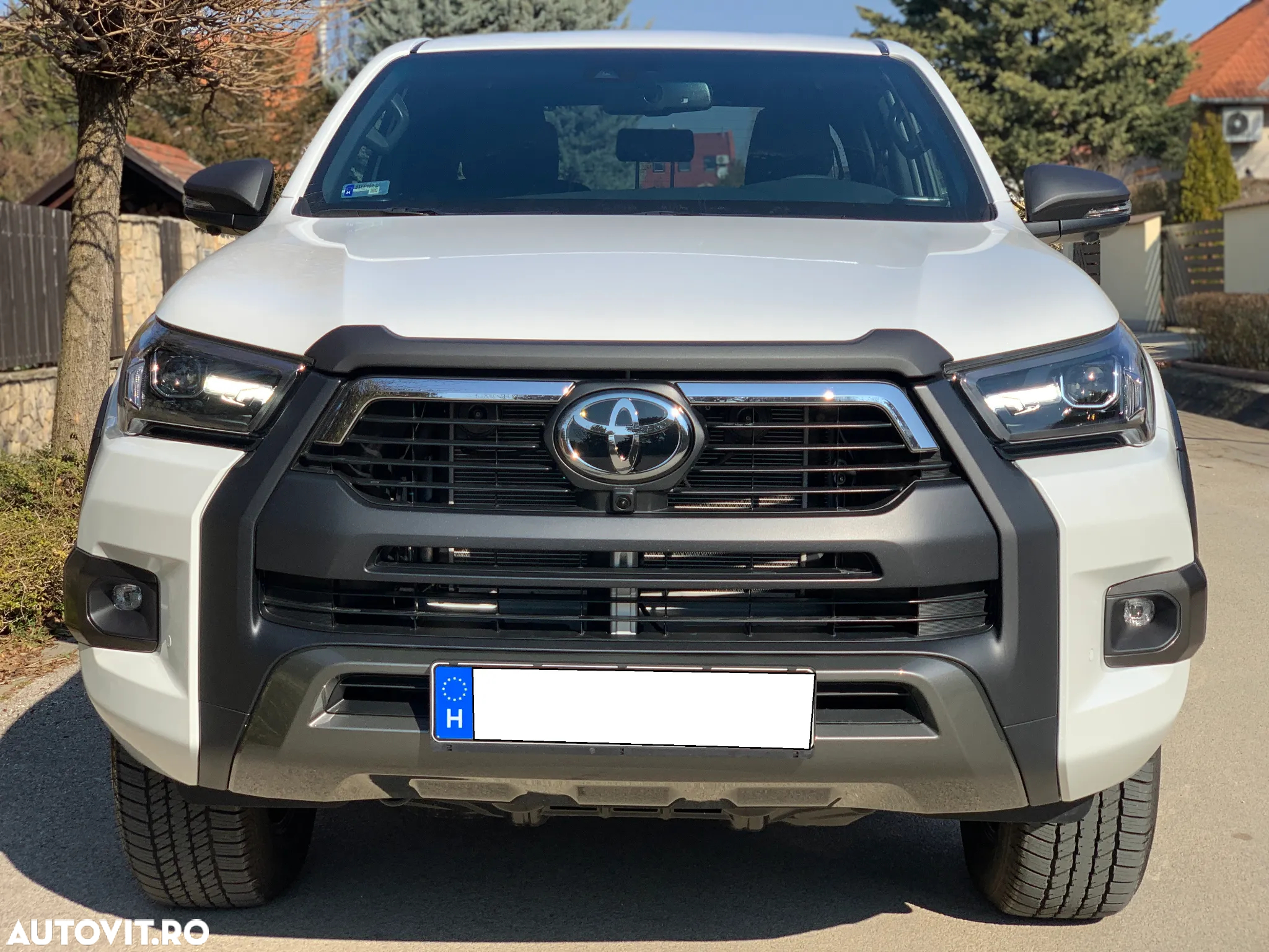 Toyota Hilux 2.8D 204CP 4x4 Double Cab AT MHEV Invincible Color Edition (3E5) - 2