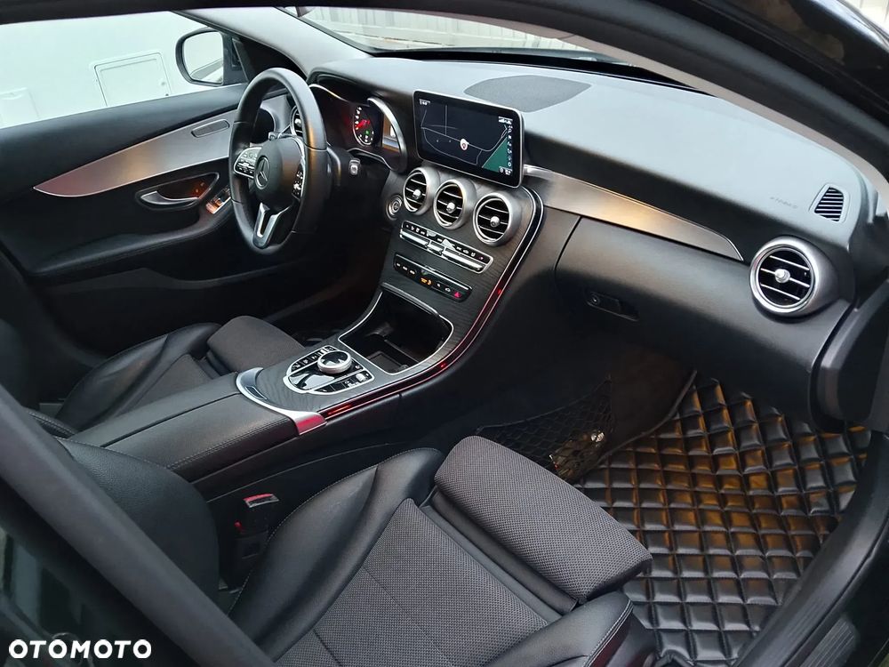 Mercedes-Benz Klasa C 220 d 9G-TRONIC Night Edition - 14