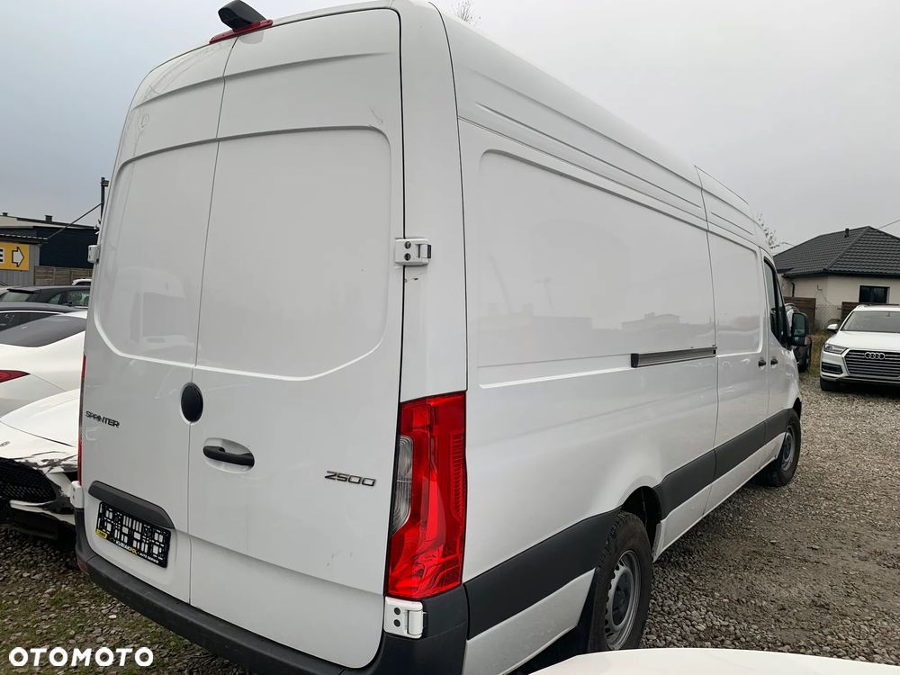 Mercedes-Benz Sprinter - 7