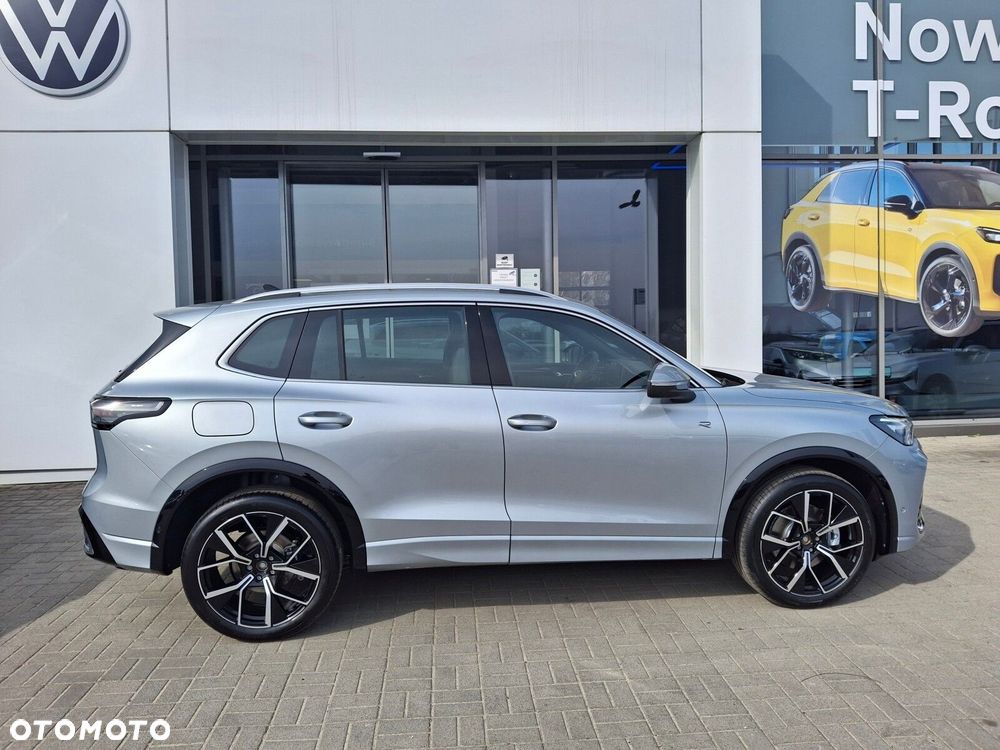 Volkswagen Tiguan - 4