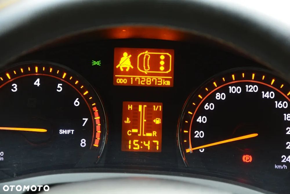 Toyota Avensis 1.8 Sol plus NAVI - 20