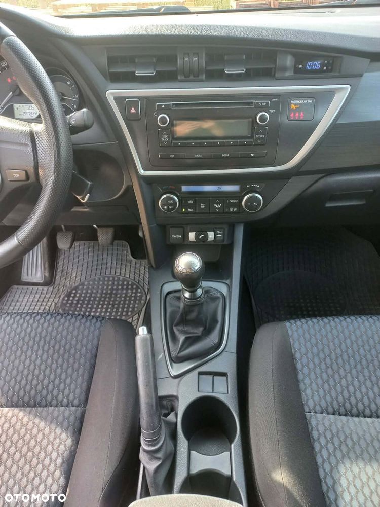 Toyota Auris 1.4 D-4D Active - 13