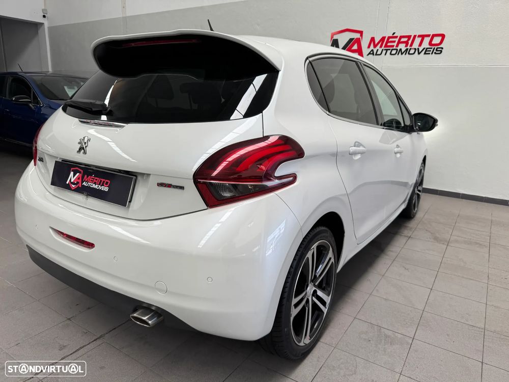 Peugeot 208 - 4