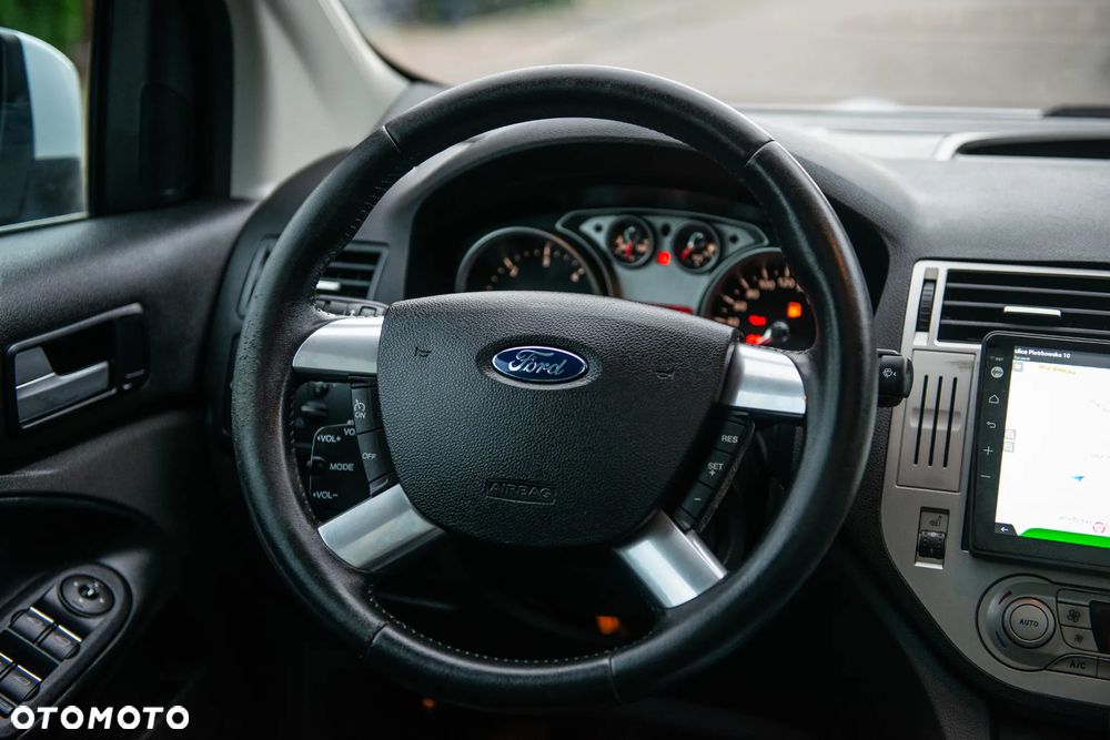 Ford Kuga 2.0 TDCi 4x4 Titanium - 25