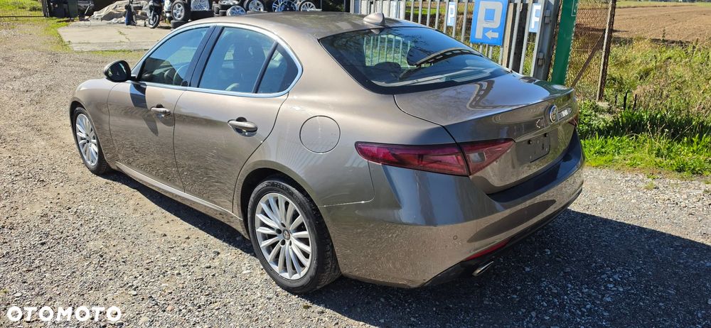 Alfa Romeo Giulia 2017 photo 5