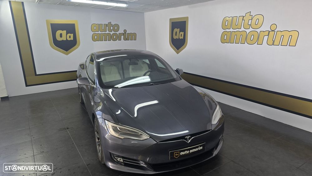 Tesla Model S Long Range - 8
