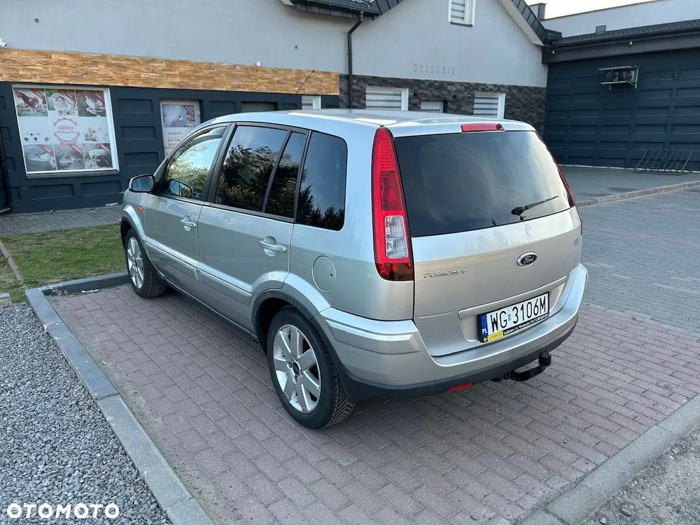 Ford Fusion 1.6 + - 4