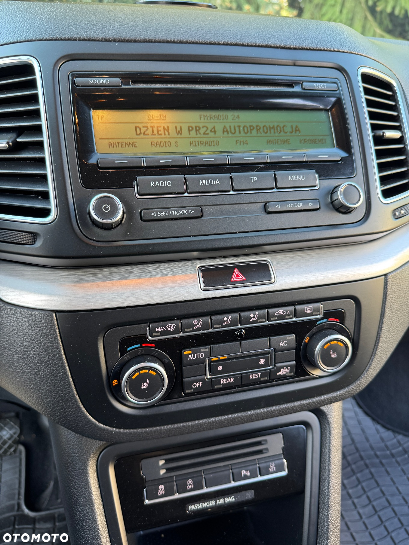 Volkswagen Sharan 2.0 TDI BlueMotion Technology Highline - 21