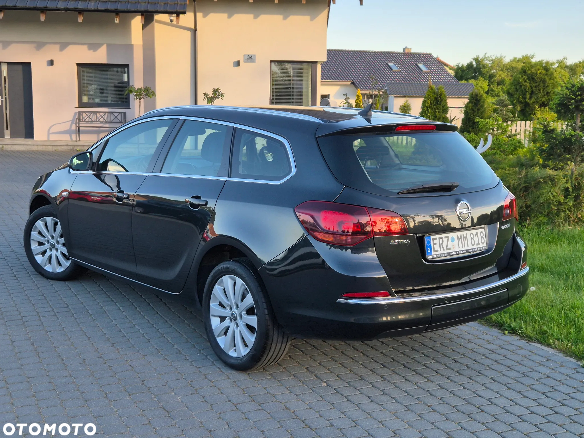Opel Astra 1.6 D (CDTI) Start/Stop Sports Tourer Dynamic - 3