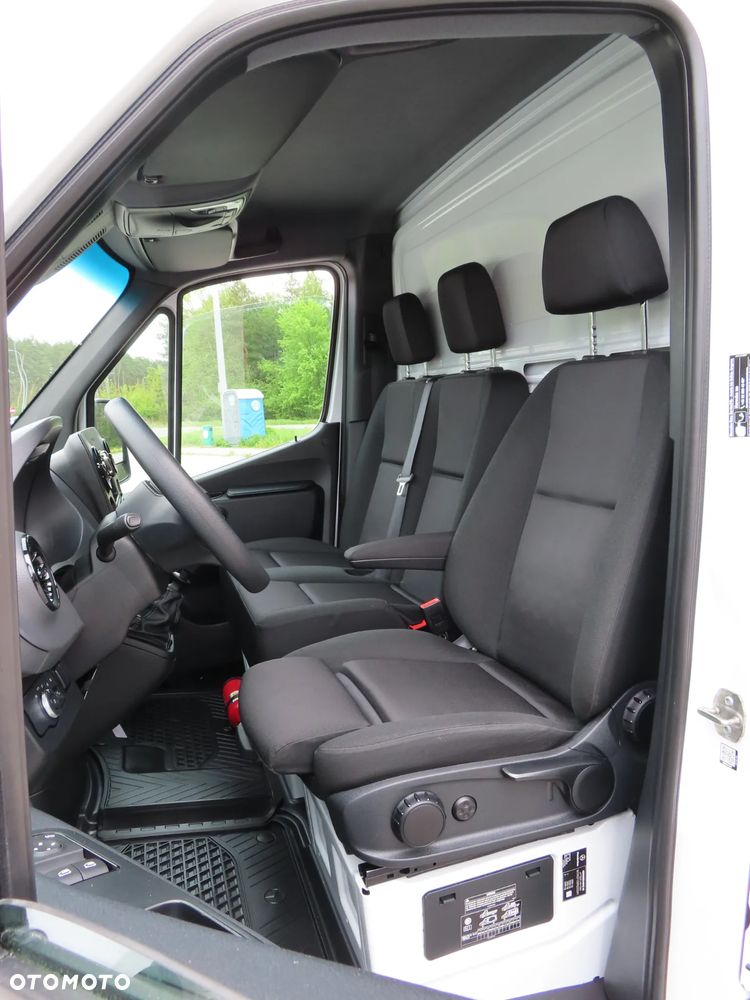Mercedes-Benz Sprinter 519 CDI 190 KM Firana + Winda Załadowcza 1000 Kg Udźwig Skrzynia 4269 mm Długa 8.E.Palet Rozstaw Osi 4325 mm DMC 3500 Kg Ładowność 763 Kg WZMACNIANY Stan Jak NOWY Gotowy Dostępny OKAZJA - 35