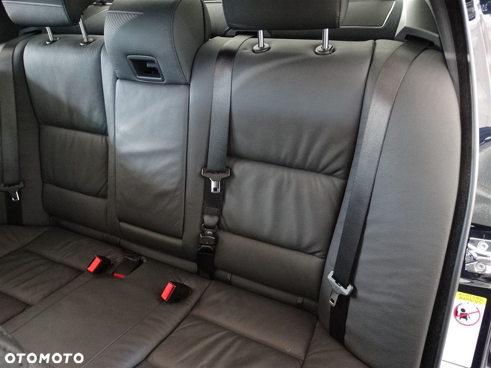 BMW Seria 5 530i - 30