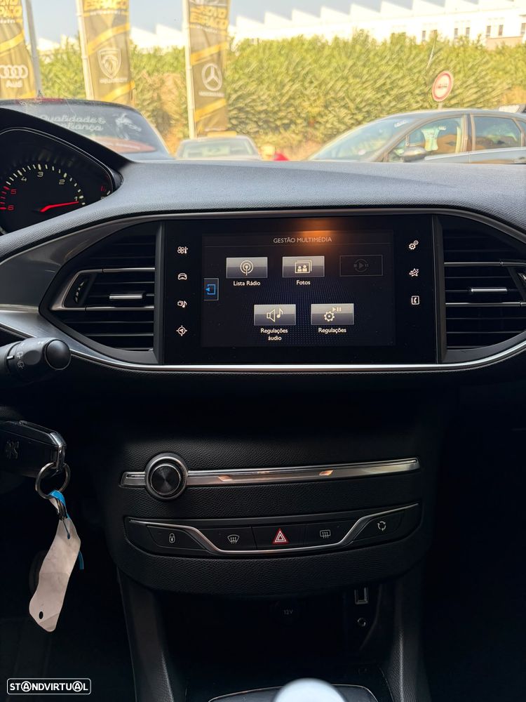 Peugeot 308 1.6 e-HDi Allure - 17