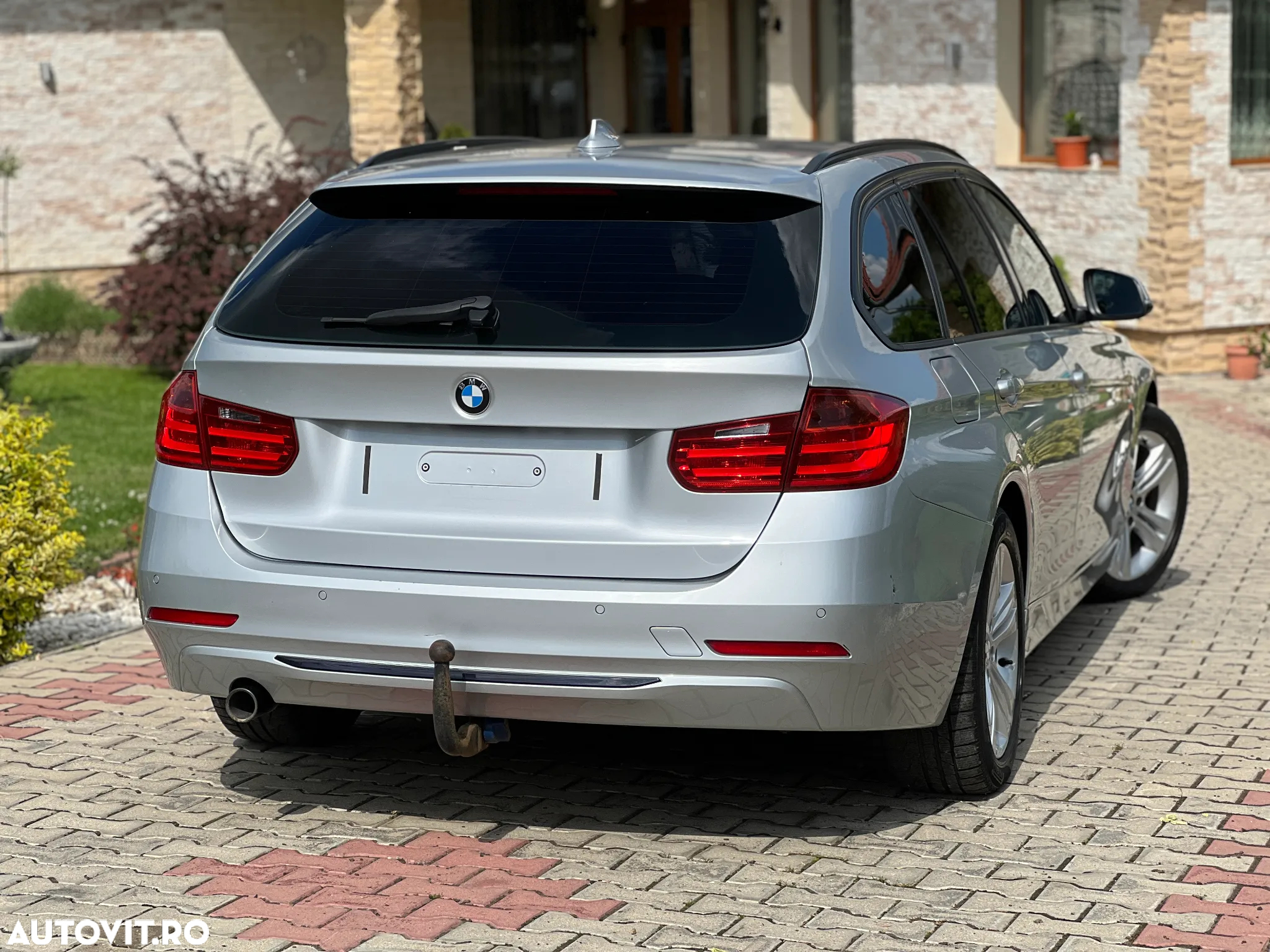 BMW Seria 3 318d Touring - 3